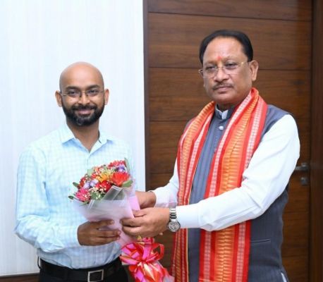 जंगलों से उठकर जंगलों के रखवाले बनने तक: वनांचल के बेटे अजय गुप्ता ने IFS बनकर रचा इतिहास, मुख्यमंत्री विष्णुदेव साय ने कहा- यह पूरे छत्तीसगढ़ के सपनों और संघर्ष की जीत