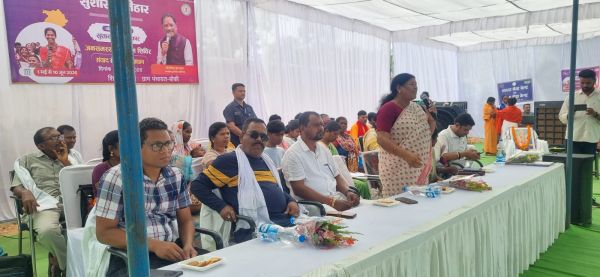 सुशासन तिहार शिविर में उमड़ा जनसैलाब, सैकड़ों ग्रामीणों को मिला योजनाओं का लाभ, दिव्यांगों को ट्राईसाइकिल-श्रवण यंत्र और हितग्राहियों को मिली प्रधानमंत्री आवास की चाबी
