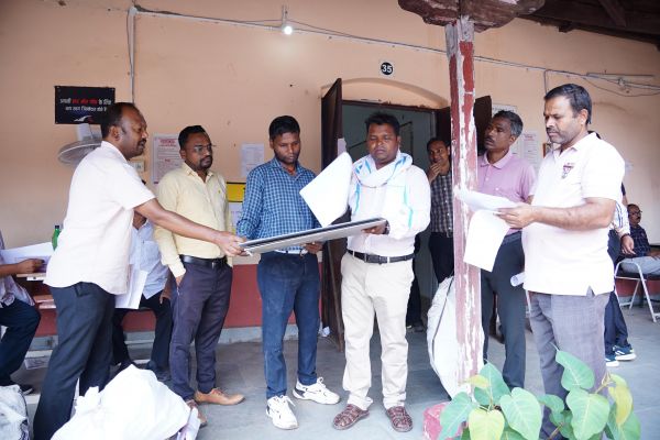 जशपुर नगर पालिका उपचुनाव के लिए मतदान दल रवाना, 1 जून को होगा मतदान, 1312 मतदाता करेंगे मताधिकार का प्रयोग