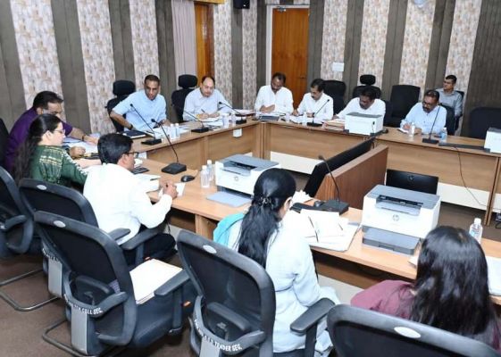 पीडब्ल्यूडी सचिव का सख्त अल्टीमेटम: 30 जून तक टेंडर, 31 जुलाई तक कार्यादेश; भारतमाला से जुड़ेंगी छत्तीसगढ़ की सड़कें, पहुंचविहीन गांवों तक बनेगा विकास का नया नेटवर्क