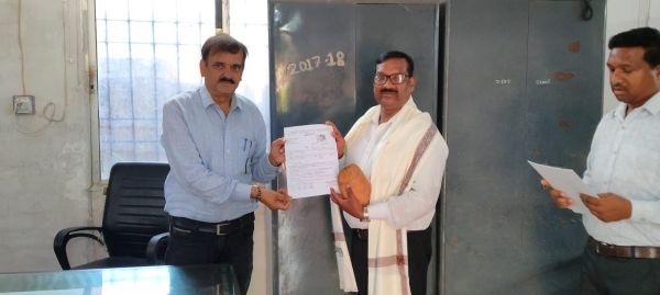 नौकरी का आखिरी दिन बना खुशियों का दिन, रिटायरमेंट के साथ ही हाथों में आया पीपीओ, शिक्षा विभाग के 7 कर्मियों को सम्मानित कर दी गई भावभीनी विदाई