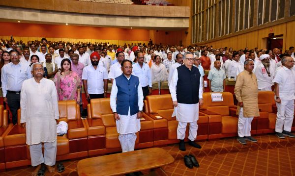  योग जगत में अपूरणीय क्षति: छत्तीसगढ़ योग आयोग के अध्यक्ष रूपनारायण सिन्हा को अश्रुपूरित श्रद्धांजलि, मुख्यमंत्री विष्णुदेव साय बोले&mdash; समाज, संगठन और योग साधना को समर्पित था उनका पूरा जीवन