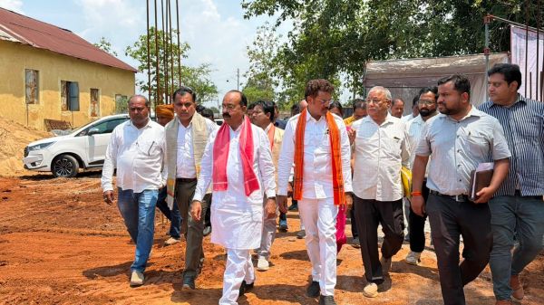 जगदलपुर में विकास कार्यों की जमीनी हकीकत देखने निकले डिप्टी सीएम अरुण साव, 101 करोड़ के फिल्टर प्लांट से लेकर नालंदा परिसर और तालाब सौंदर्यीकरण कार्यों का किया सघन निरीक्षण, अधिकारियों को दी समय पर काम पूरा करने की सख्त हिदायत