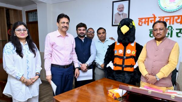 राष्ट्रीय कायाकिंग-केनोईंग प्रतियोगिता के मस्कट &lsquo;पहाड़ी मैना&rsquo; का मुख्यमंत्री विष्णु देव साय ने किया विमोचन, रायपुर बनेगा देश की उभरती जल क्रीड़ा प्रतिभाओं का सबसे बड़ा मंच