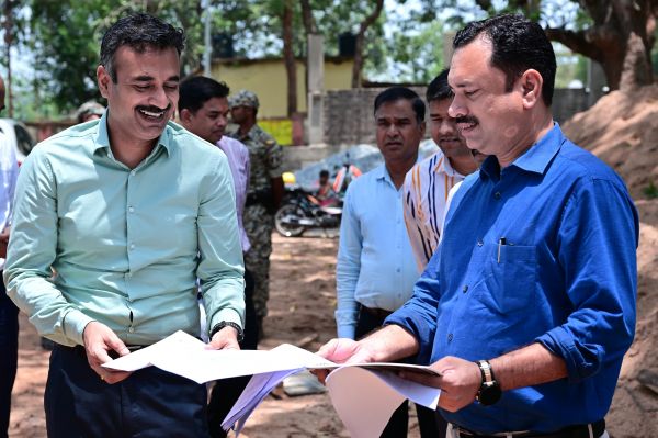 11 करोड़ की लागत से बन रही जशपुर की हाईटेक नालंदा लाइब्रेरी, प्रभारी सचिव अंकित आनंद ने किया निरीक्षण, 24 घंटे इंटरनेट-ई लाइब्रेरी सहित मिलेंगी आधुनिक सुविधाएं