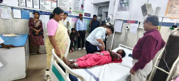 मानवता की मिसाल बनीं जशपुर विधायक रायमुनी भगत, सड़क दुर्घटना में घायल मां-बेटे को अपने निजी वाहन से पहुंचाया अस्पताल