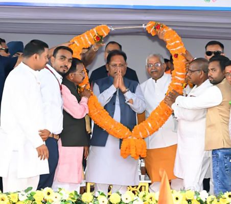 संत गाडगे बाबा की 150वीं जयंती पर मुख्यमंत्री विष्णु देव साय की बड़ी सौगात: 42 करोड़ की सड़क परियोजनाओं का लोकार्पण-शिलान्यास, सामुदायिक भवनों, स्कूल उन्नयन, खेल मैदान और तालाब सौंदर्यीकरण सहित कई विकास कार्यों की घोषणा