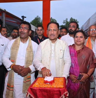 कचना धुरवा की पावन धरती से मुख्यमंत्री विष्णुदेव साय का बड़ा संदेश, जनजातीय गौरव और सांस्कृतिक विरासत को सहेजते हुए विकास के नए आयाम गढ़ रही सरकार, गोंडवाना भवन लोकार्पण के साथ 63 लाख रुपये की सौगात