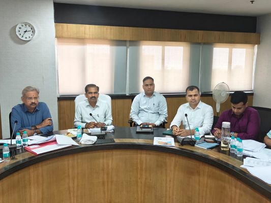 RTO-DTO अधिकारियों को मुख्यालय में रहने का सख्त आदेश, बकाया कर वसूली के लिए चलेगा राज्यव्यापी अभियान; परमिट लेकर बस नहीं चलाने वालों के परमिट होंगे निरस्त, लग्जरी बसों और अवैध फिटनेस सेंटरों पर भी कसेगा शिकंजा