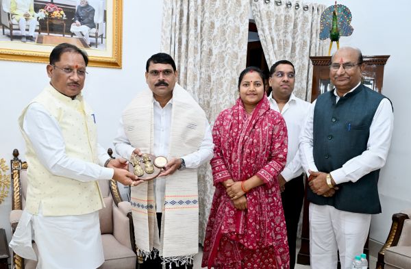 छत्तीसगढ़ की किसान हितैषी नीतियों और धान खरीदी मॉडल का अध्ययन करने महाराष्ट्र से पहुंचा विधायक दल, मुख्यमंत्री विष्णुदेव साय ने साझा किए कृषि विकास और किसान समृद्धि के सफल सूत्र
