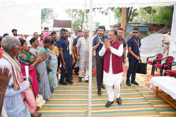 कुनकुरी जनकल्याण शिविर में उमड़ा जनसैलाब, मुख्यमंत्री विष्णुदेव साय ने किया निरीक्षण; 332 पंजीयन में 284 आवेदनों का मौके पर समाधान, योजनाओं का लाभ पहुंचाने प्रशासन की बड़ी पहल