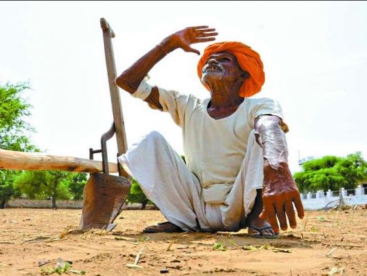 जून खत्म होने को, लेकिन नहीं बरसे बादल... नारायणपुर के किसानों पर गहराया खेती का संकट, सूखे खेतों में अटकी धान की बुआई-रोपाई, बेने-नारायणपुर निर्माणाधीन नहर से भी इस सीजन नहीं मिलेगी सिंचाई, मानसून की बेरुखी से आर्थिक नुकसान की आशंका बढ़ी