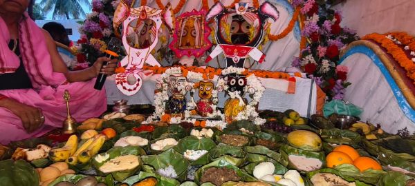 दोकड़ा धाम में उमड़ा आस्था का सैलाब:वैदिक मंत्रोच्चार के बीच 108 पवित्र कलशों से हुआ महाप्रभु जगन्नाथ का दिव्य महारण स्नान, गजानन वेश के दर्शन को उमड़ी&nbsp; सैकड़ों की भीड़, अब 15 दिनों तक अनसर में रहेंगे भगवान