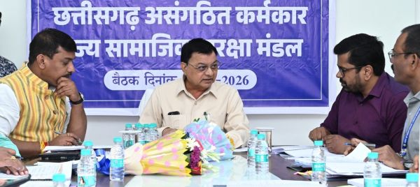 श्रम मंत्री लखनलाल देवांगन का बड़ा ऐलान: असंगठित श्रमिकों के लिए नई योजनाओं की सौगात, ई-रिक्शा अनुदान दोगुना कर ₹1 लाख, गिग वर्कर्स-चरवाहों और मेधावी बच्चों को भी मिलेगा विशेष लाभ