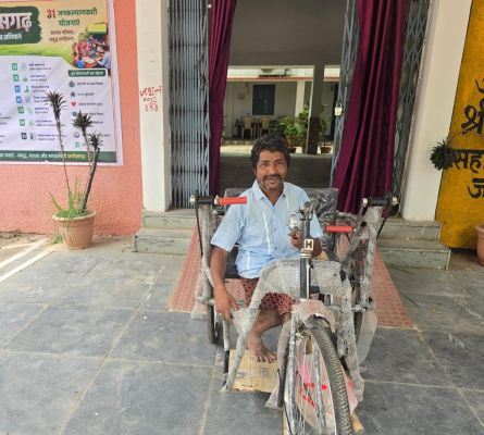 24 घंटे में बदली दिव्यांग गणेश राम यादव की जिंदगी, मुख्यमंत्री विष्णुदेव साय के निर्देश पर छुट्टी के दिन भी दौड़ा प्रशासन, घर पहुंची ट्राइसाइकिल