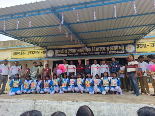 शाला प्रवेश उत्सव में झलकी शिक्षा, संस्कार और जनसहभागिता की मिसाल, सरबकोंबो स्कूल में नवप्रवेशी विद्यार्थियों का भव्य स्वागत, छात्राओं को मिली साइकिलें और बच्चों को बांटी गईं निःशुल्क पाठ्यपुस्तकें