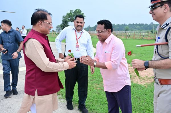 बगिया पहुंचे मुख्यमंत्री विष्णुदेव साय, आज भगवान जगन्नाथ की रथ यात्रा में निभाएंगे गजपति की भूमिका, हेलीपैड पर हुआ भव्य स्वागत