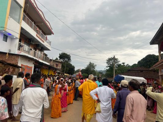 रनपुर में जय जगन्नाथ के जयघोष के साथ निकली भव्य रथयात्रा, श्रद्धालुओं ने पूरे उत्साह से खींचा रथ; ढोल-नगाड़ों, भजन-कीर्तन और भक्तिमय माहौल से गूंज उठा पूरा गांव