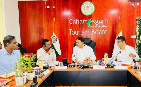 छत्तीसगढ़ पर्यटन को मिलेगा नया विजन, 38वीं संचालक मंडल बैठक में बना विकास का बड़ा रोडमैप, पर्यटन स्थलों के उन्नयन, निवेश, रोजगार और वैश्विक पहचान पर बनी व्यापक रणनीति