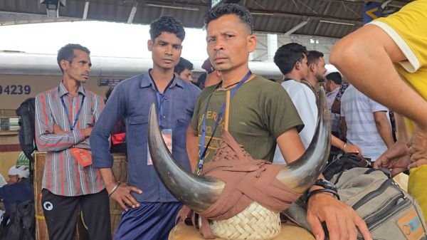 बदलते बस्तर की नई पहचान लेकर राष्ट्रपति भवन पहुंचेगा 164 सदस्यीय प्रतिनिधिमंडल, राष्ट्रपति द्रौपदी मुर्मू से मुलाकात कर जनजातीय संस्कृति, परंपराओं और नक्सलवाद से शांति की ओर बढ़ते बस्तर का देगा संदेश