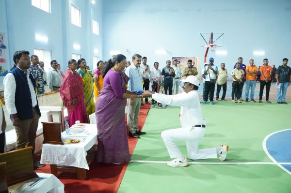 प्रदेशभर के उभरते हॉकी सितारों का जशपुर में दमदार प्रदर्शन, 26वीं राज्य स्तरीय शालेय नेहरू हॉकी क्रीड़ा प्रतियोगिता का भव्य समापन,विधायक गोमती साय बोलीं&mdash;खेल से बनता है मजबूत व्यक्तित्व और उज्ज्वल भविष्य