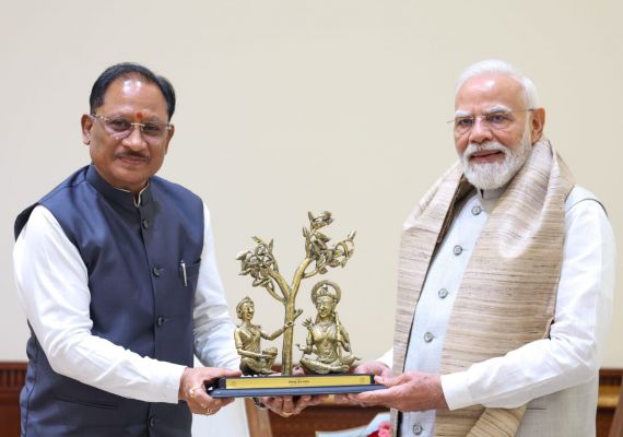प्रधानमंत्री मोदी से मिले मुख्यमंत्री विष्णुदेव साय, बस्तर विजन और विकास परियोजनाओं पर हुई अहम चर्चा