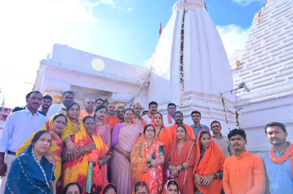 माँ नर्मदा के उद्गम स्थल अमरकंटक से गूंजा हर-हर महादेव का जयघोष, कांवड़ यात्रा के शुभारंभ में शामिल हुईं विधायक गोमती साय, ज्वालेश्वर महादेव मंदिर में किया पूजन-अर्चन