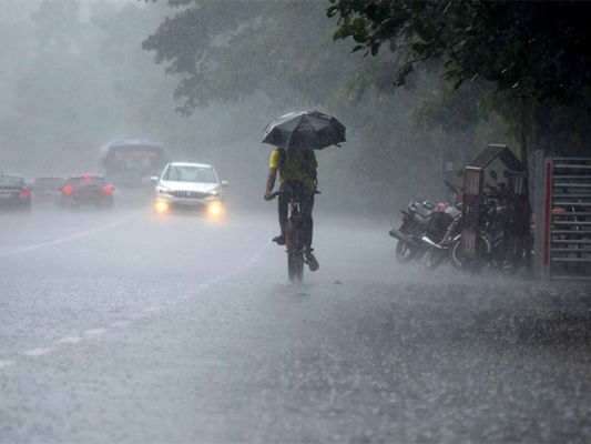 जशपुर समेत उत्तरी छत्तीसगढ़ पर मंडराया भारी बारिश का खतरा, झारखंड के ऊपर बना डिप्रेशन पश्चिम-उत्तर-पश्चिम की ओर बढ़ने की संभावना; 17 अगस्त तक मौसम रहेगा सक्रिय