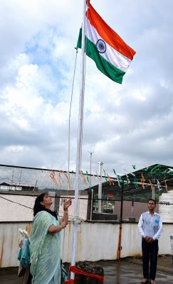 शहीदों के बलिदान को याद कर देशभक्ति से सराबोर हुआ समर्पित बाल गृह बालक, श्रीमती हेमा शर्मा ने फहराया राष्ट्रीय ध्वज, बच्चों ने प्रस्तुत किए आकर्षक सांस्कृतिक कार्यक्रम