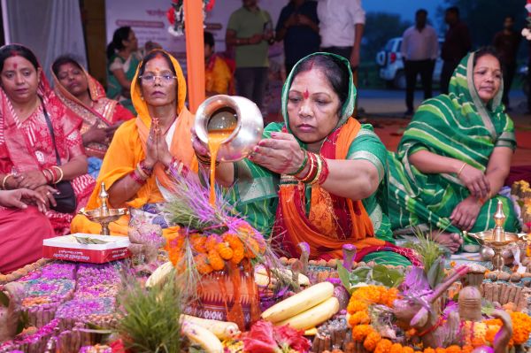 बगिया में तीन दिवसीय शिव आराधना का हुआ समापन, पार्थिव शिवलिंग पूजन-अभिषेक और विशेष पूजा के बाद संपन्न हुई भव्य पूर्णाहुति, विशाल भंडारे में श्रद्धालुओं ने ग्रहण किया प्रसाद