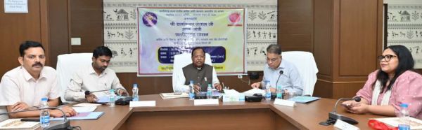 मंत्री श्री नेताम की अध्यक्षता में संचालक मंडल की बैठक सम्पन्न,एकलव्य विद्यालयों में गणवेश, मेस संचालन एवं अन्य व्यवस्थाओं में एकरूपता पर जोर