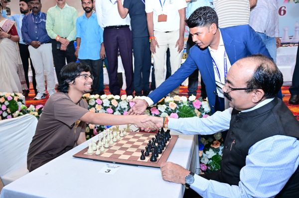 &lsquo;शतरंज सिर्फ खेल नहीं, जीवन जीने की कला सिखाता है&rsquo;&mdash;उप मुख्यमंत्री अरुण साव ने जशपुर में फिडे रेटेड प्रतियोगिता का किया शुभारंभ, देशभर के खिलाड़ियों ने जमाया डेरा