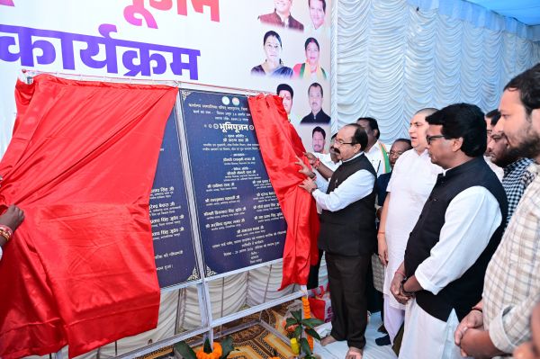 उप मुख्यमंत्री अरूण साव का जशपुर को बड़ा तोहफा&mdash;93 करोड़ के विकास कार्यों का भूमिपूजन, नगर विकास के लिए 4.68 करोड़ की घोषणा; रानी सती तालाब और हाईटेक बस स्टैंड को मिलेगी नई पहचान