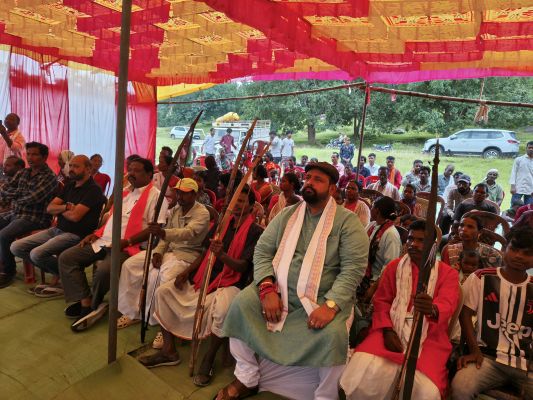 वनांचल के कोरवा परिवारों के बीच पहुंची प्रधानमंत्री मोदी की &lsquo;मन की बात&rsquo;, प्रबल प्रताप जूदेव ने कहा&mdash;जनजातीय सम्मान, संस्कृति और विकास को मिल रही नई दिशा