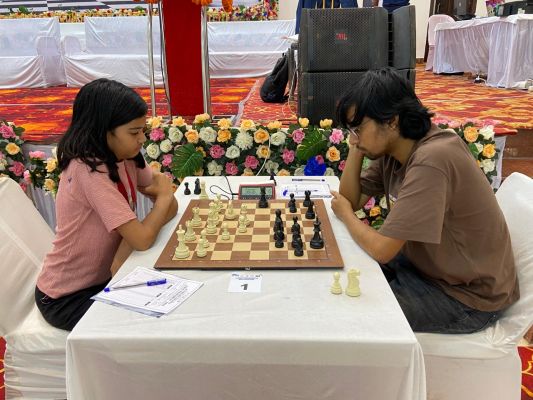 जशपुर में शतरंज का रोमांच चरम पर, पांचवें दौर में भी नहीं टूटा जीत का सिलसिला; IM कौस्तुव कुंडु, ओंकार कादव और कामद मिश्रा की लगातार पांचवीं जीत, 5-5 अंकों के साथ संयुक्त रूप से शीर्ष पर