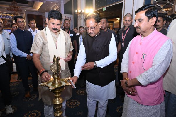 खनिज उत्पादन से आगे बढ़ेगा छत्तीसगढ़, अन्वेषण से एडवांस मैन्युफैक्चरिंग और रिसाइक्लिंग तक पूरी मिनरल वैल्यू चेन होगी विकसित&mdash;सीएम साय ने निवेशकों से किया 5 क्रिटिकल मिनरल ब्लॉक्स की नीलामी में भागीदारी का आह्वान