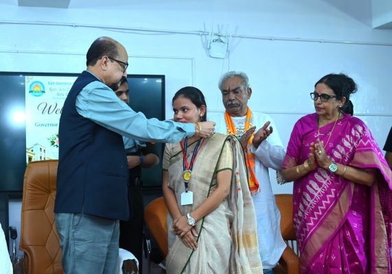 वर्तमान पर फोकस कर निरंतर सीखते रहें, तकनीक के साथ विवेक का उपयोग करें और समाज-देश की बेहतरी में अपना योगदान दें-राज्यपाल श्री रमेन डेका