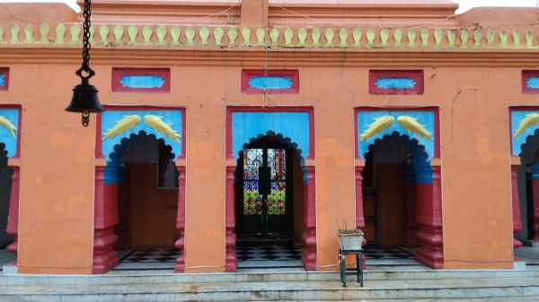 श्री राधा-कृष्ण मंदिर जशपुर में जन्माष्टमी की भव्य तैयारी पूरी, सुबह श्रृंगार आरती से शुरू होगा उत्सव और आधी रात भगवान श्रीकृष्ण के जन्म के साथ होगा झूला उत्सव; भजन-कीर्तन से देर रात तक भक्तिमय रहेगा माहौल