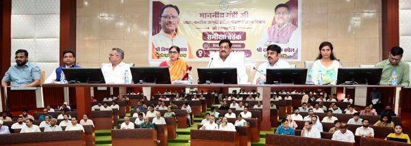 धान खरीदी की तैयारियों में किसी तरह की लापरवाही नहीं, बारदानों की व्यवस्था से लेकर नए खरीदी केंद्रों की तैयारी और एग्रीस्टेक पंजीयन जल्द पूरा करने खाद्य मंत्री ने दिए निर्देश