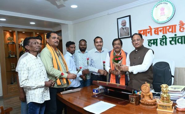 ओडिशा सीमा से लगे किसानों को मिली बड़ी राहत, कोरंगामाल में नया धान खरीदी केंद्र मंजूर, जनप्रतिनिधियों ने मुख्यमंत्री विष्णुदेव साय से मिलकर जताया आभार