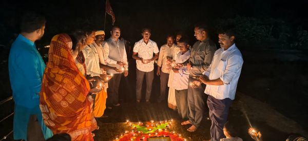जाताकोना छठ घाट और अटल चौक में जले &lsquo;एक दीप आशीर्वाद का&rsquo;, प्रधानमंत्री मोदी के जन्मदिवस पर ग्रामीणों ने की उत्तम स्वास्थ्य और दीर्घायु की कामना