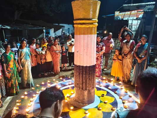 नारायणपुर में घी के 151 दीपों से रोशन हुआ अटल चौक, केक काटकर और रसगुल्ला बांटकर मनाया प्रधानमंत्री मोदी का जन्मदिन, &lsquo;आशीर्वाद का दीया&rsquo; कार्यक्रम में दिखा उत्साह