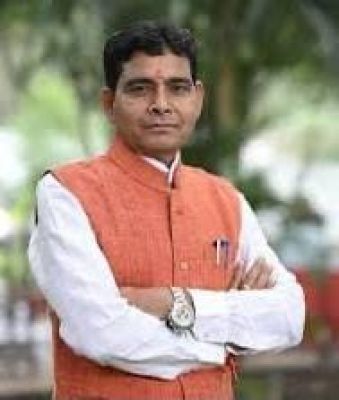 जनजातीय अंचलों के युवाओं में अंग्रेजी सम्प्रेषण कौशल निखारने उच्च शिक्षा विभाग की विशेष पहल, 90 घंटे के प्रशिक्षण से बढ़ेगा आत्मविश्वास और व्यक्तित्व विकास