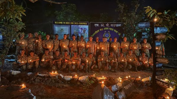 शहीदों की याद और नक्सलमुक्त बस्तर के संकल्प के साथ सातों जिलों में दीप प्रज्ज्वलन, 1,986 स्थानों पर एक साथ जली सेवा, शांति और विकास की ज्योति