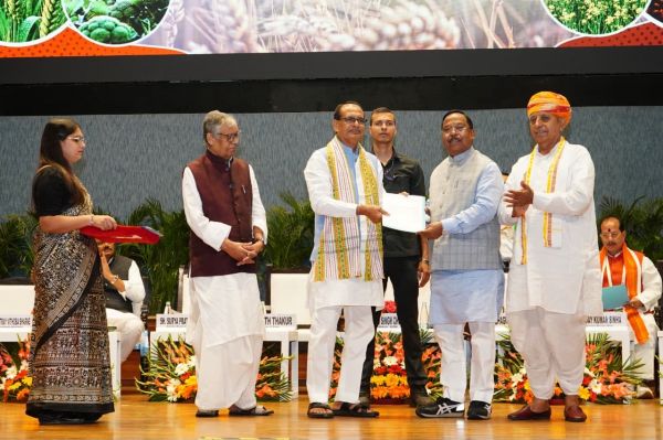 नई दिल्ली के राष्ट्रीय कृषि सम्मेलन से छत्तीसगढ़ के किसानों के लिए बड़ी सौगात, कृषि मंत्री रामविचार नेताम की मौजूदगी में प्रदेश को 182 करोड़ रुपये का आवंटन, दलहन-तिलहन का रकबा बढ़ाने और उत्पादन बढ़ाने पर जोर