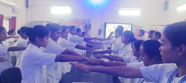 कुष्ठ रोग को लेकर भ्रम नहीं, जागरूकता जरूरी&mdash;जशपुर में स्वास्थ्य विभाग ने बताए लक्षण और उपचार के तरीके, जीएनएम छात्राओं ने भाषण व रंगोली से दिया जागरूकता का संदेश