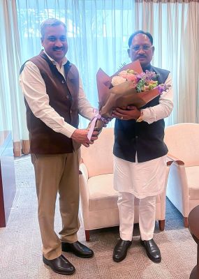 छत्तीसगढ़ में निवेश की नई संभावनाओं को वैश्विक मंच देने मुख्यमंत्री विष्णु देव साय सिंगापुर पहुंचे, SING फोरम 2026 में नई औद्योगिक नीति, संसाधन और निवेश अवसरों से दुनिया को कराएंगे रूबरू