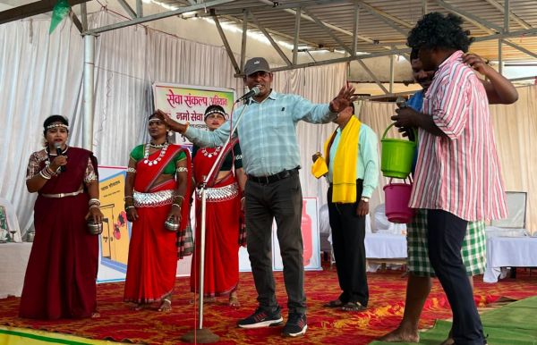 नारायणपुर में &lsquo;सेवा संकल्प&rsquo; का असरदार मॉडल, छोटेडोंगर-कोहकामेटा के सेवा सेतु शिविरों में 331 ग्रामीणों को मिला योजनाओं का सीधा लाभ, 35 परिवारों को पक्के आवास की चाबियां