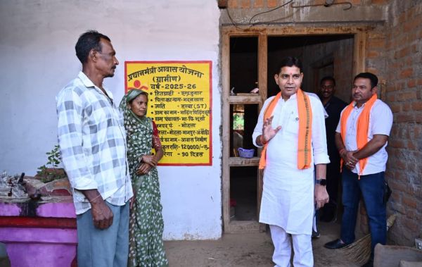 अंतिम व्यक्ति तक पहुंचे विकास का प्रकाश, योजनाओं से बदले ग्रामीणों के जीवन की तस्वीर : राजस्व मंत्री टंक राम वर्मा
