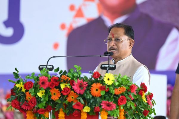 महतारी वंदन योजना से मातृशक्ति के स्वावलंबन को मिल रहा नया आधार, मुख्यमंत्री विष्णुदेव साय ने जारी की 32वीं किस्त, 67.38 लाख से अधिक महिलाओं के खातों में पहुंचे ₹632.40 करोड़, अब तक ₹20,708 करोड़ से ज्यादा की आर्थिक सहायता